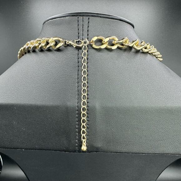 Women Hammered Texture Gold Tone Double Strand Curb Chain Statement Necklace - Picture 4 of 5